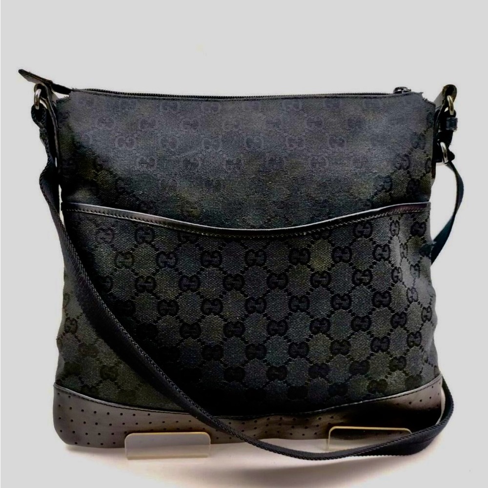 📍💯Authentic Gucci Black Canvas Crossbody Bag with Leather Trim #0395